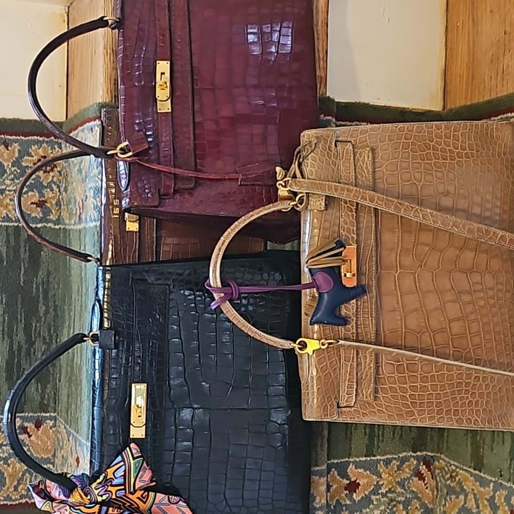 Hermes  crocodile  kelly BLACK or Hermes Alligator  Tan 35CM